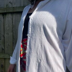 1980s vintage white with embroidered detail blouse